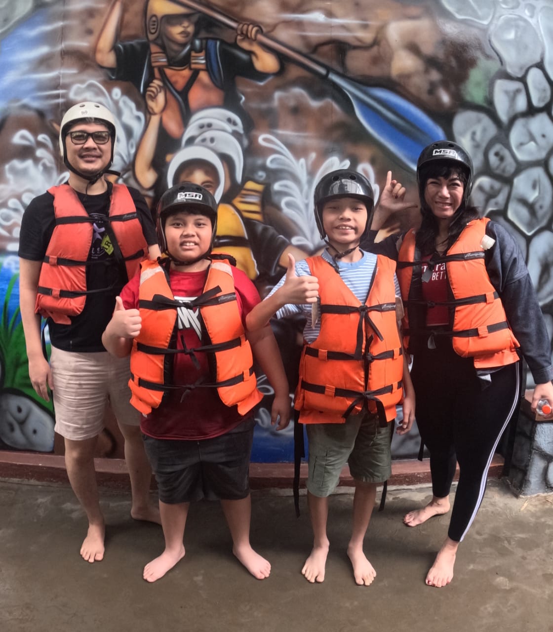 Serunya Rafting untuk Anak-Anak di Bandung, Aman & Edukatif! - Teman ...